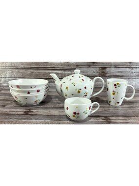Royal Albert Country Rose Buds set --  1 cup, 1 mug 4 bowls and 1 Teapot